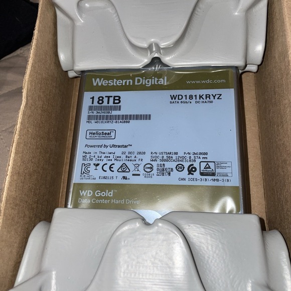 WD Gold 18TB 7200 RPM SATA 6Gb/s 512MB 3.5" Enterprise HDD WD181KRYZ NWOB - Picture 1 of 9